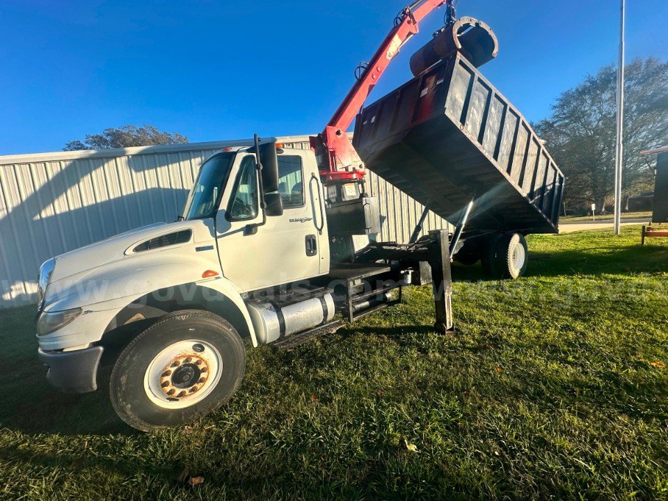 2012 International DuraStar 4400 Grapple debris dump truck