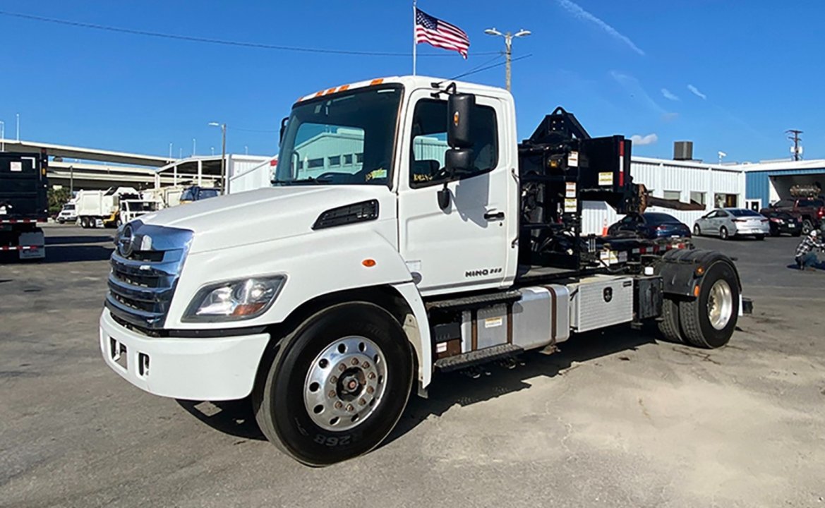 2019 Hino 268 - 8,000 lb. Galbreath Container Delivery Unit