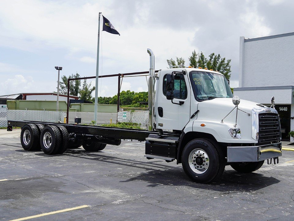 New 2025 Freightliner 114SD PLUS Cab and Chassis #VP6237