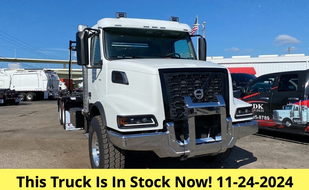 2024 Volvo VHD - 60,000 lb Pac Mac Roll-Off Truck