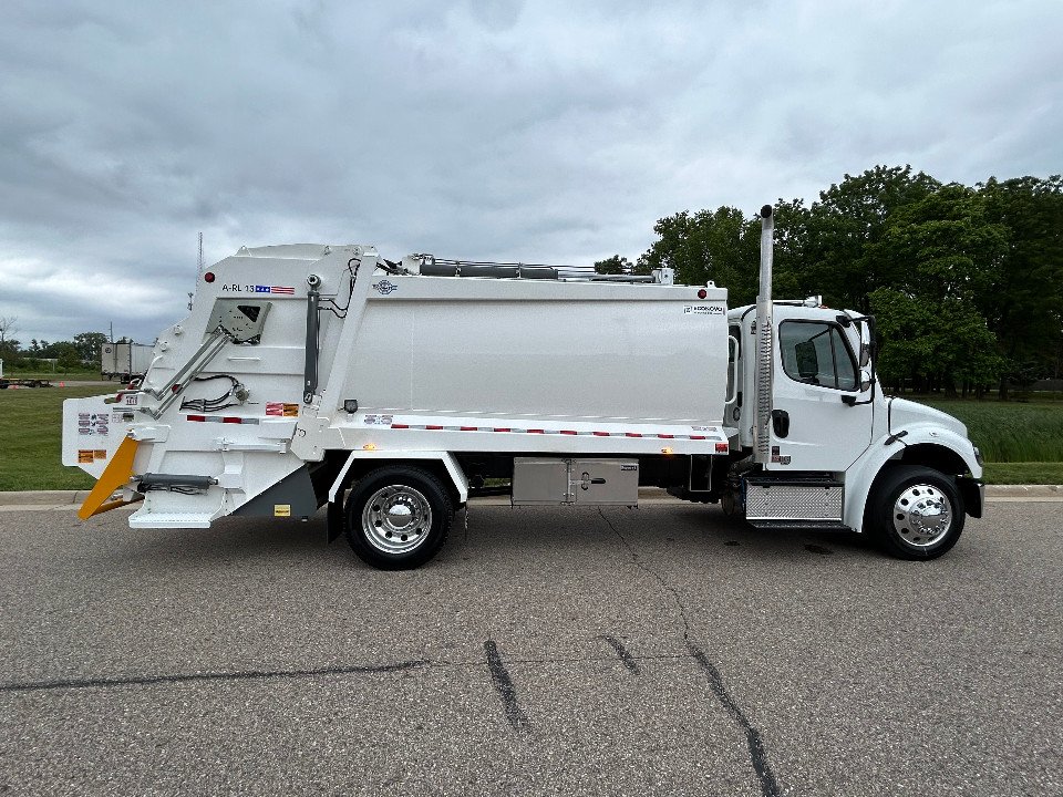 2024 Freightliner Under CDL with 13 Yard Rear Load