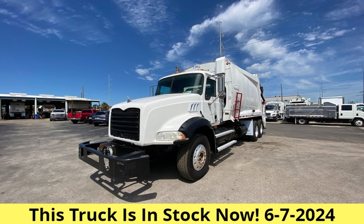 2010 Mack GU813 - 25 yd. McNeilus Rear Loader Garbage Truck