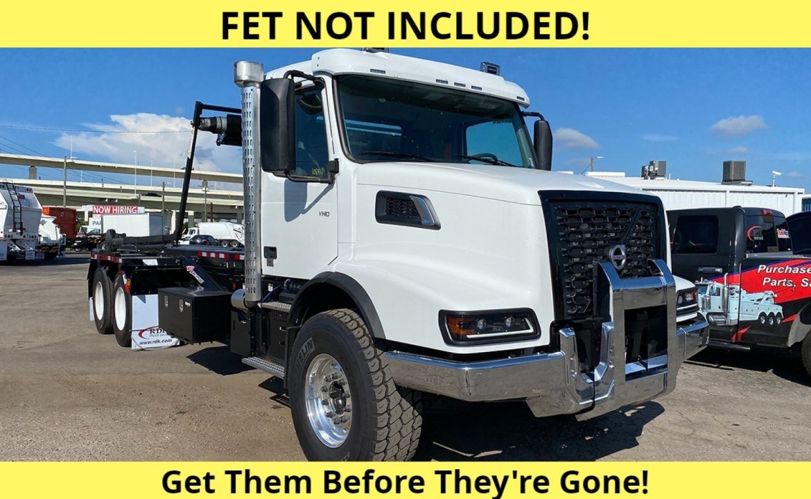 2025 Volvo VHD 64B - 60,000 lb Pac Mac Roll Off Truck