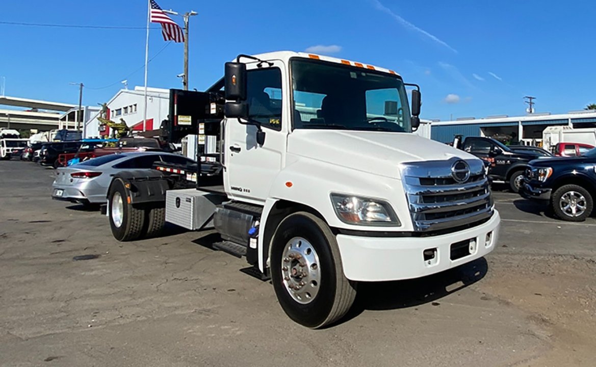 2019 Hino 268 - 8,000 lb. Galbreath Container Delivery Unit