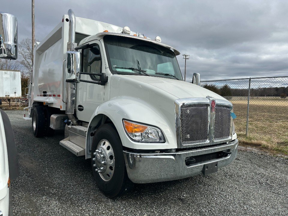 2024 Kenworth T380