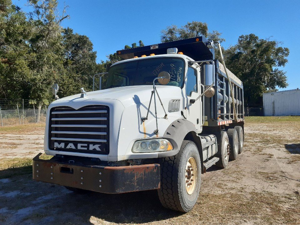 2013 MACK TRUCK WITH OX BODIES DUMP BED