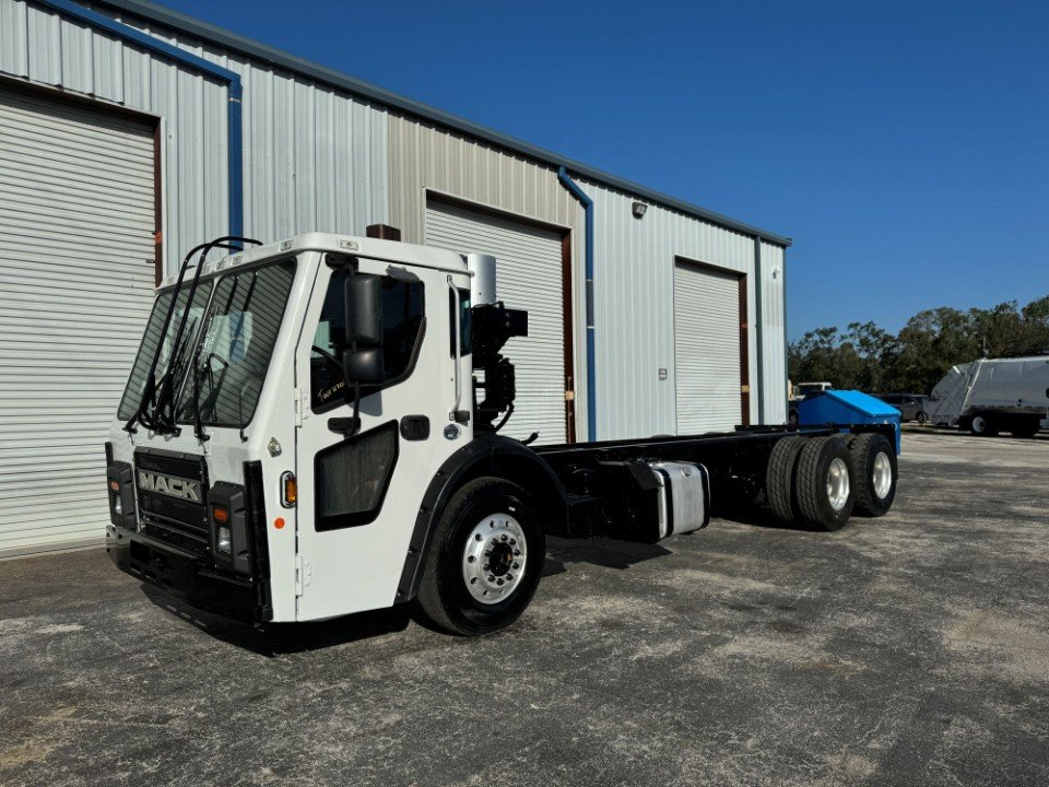 2018 Mack LR613 Cab &amp; Chassis Only!