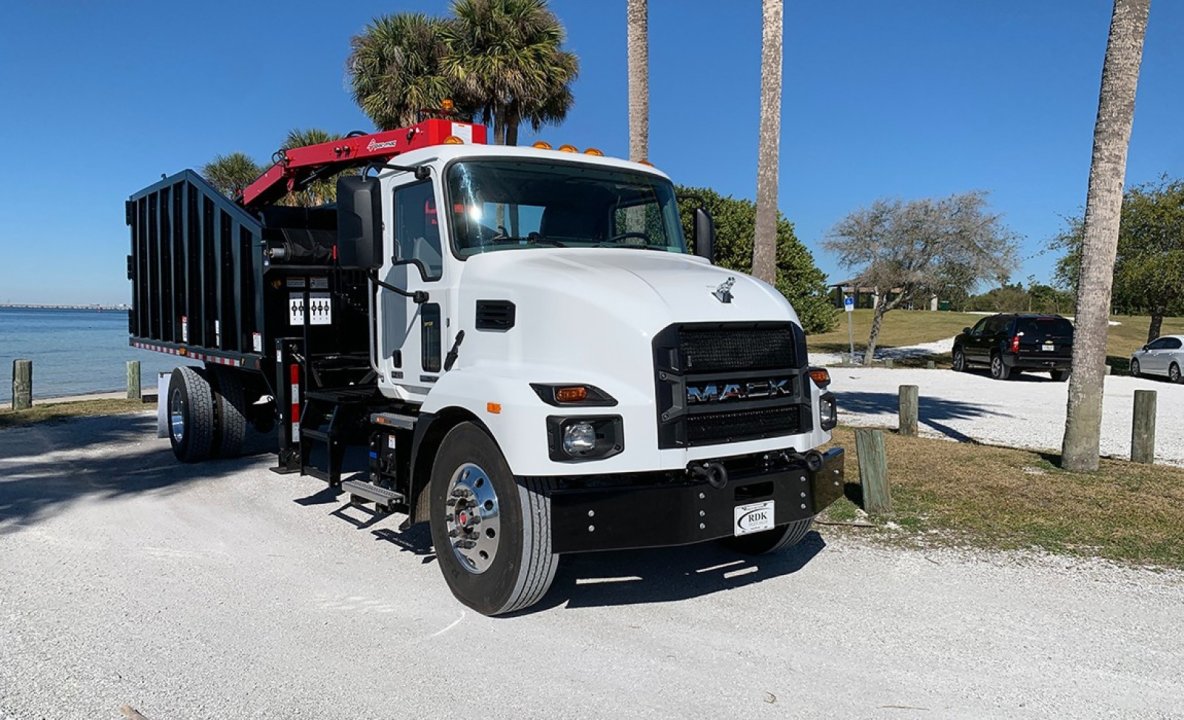 2024 Mack MD7 - 20 Yard Pac Mac Grapple Truck