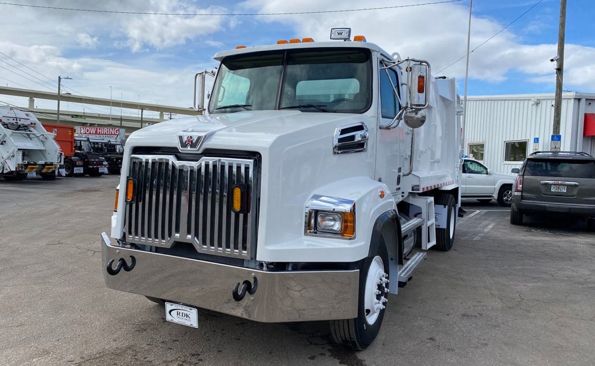 2019 Western Star 4700SB - 13 yd PacMac Rear Loader Garbage truck