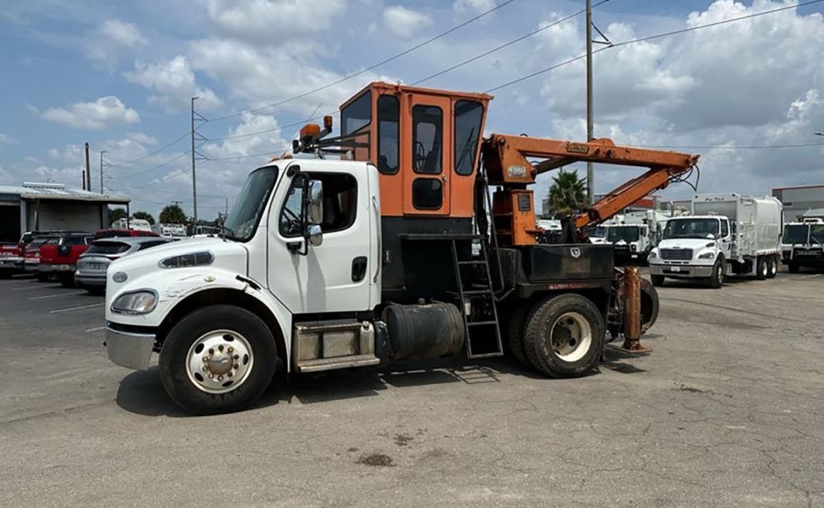 2013 Freightliner M2 - Rear Steer Petersen Lightning Loader Grapple Truck