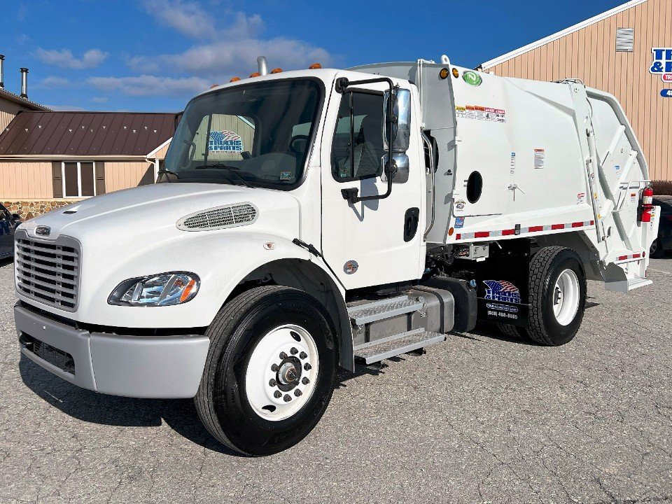 2024 Freightliner M2-106 11 yd. New Way Viper Rear Loader! 