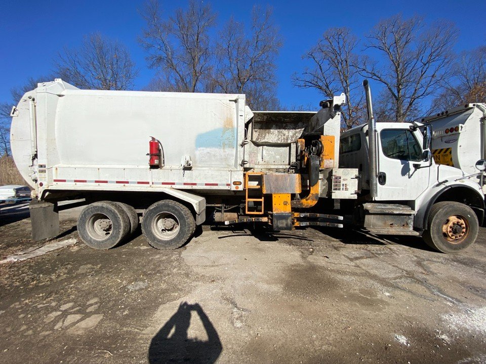 ID: HG1610 | Labrie 31 yd Automizer Helping Hand on 2016 Freightliner M2